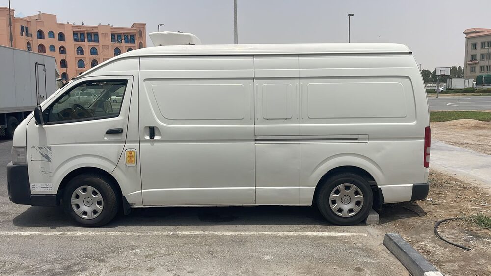 High-roof refrigerated van for rent in Dubai for bulk chilled cargo